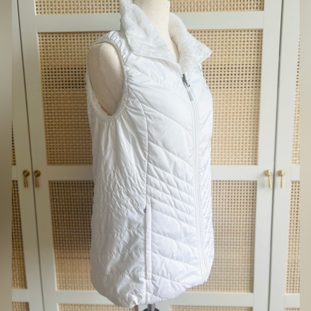 The North Face “Mossbud” Insulated Reversible Vest – TNF White (Size M) - Picture 4 of 15